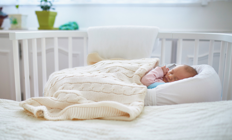 що можна подарувати новонародженій дитині