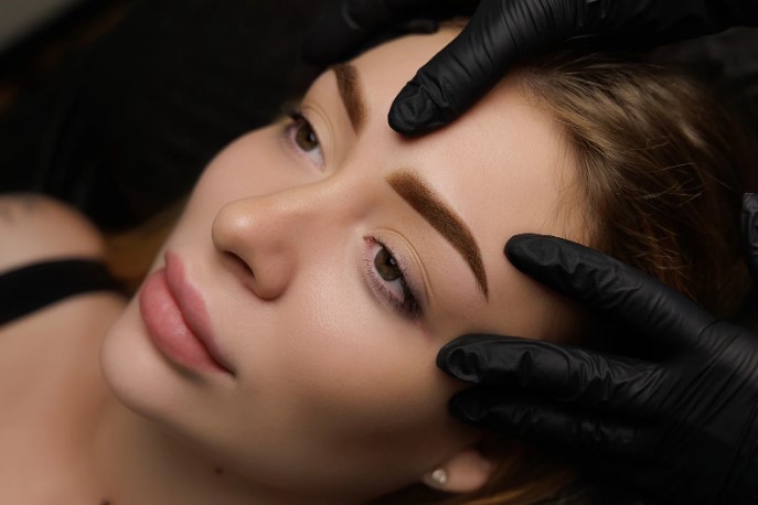 сині брови після перманентного макіяжу що робити